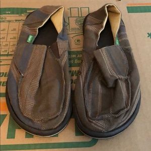 Sanuk size 6 shoes